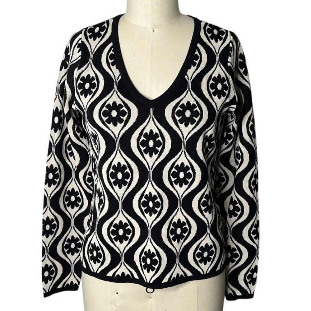 Cyrus Black & White Geometric V-Neck Sweater Patterned Knit Top Size Small